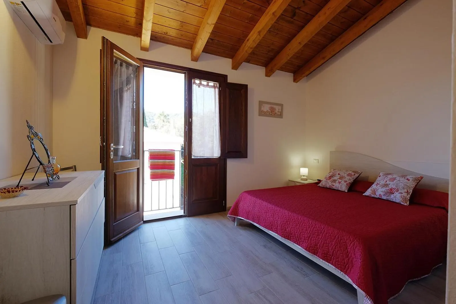 Dimora Rossa Sulla Casa Baronale Apartamento Teulada