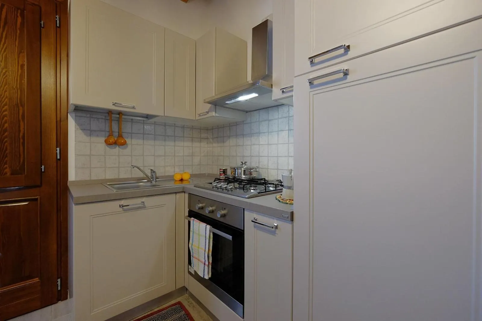 Apartamento Dimora Rossa Sulla Casa Baronale Teulada Italia